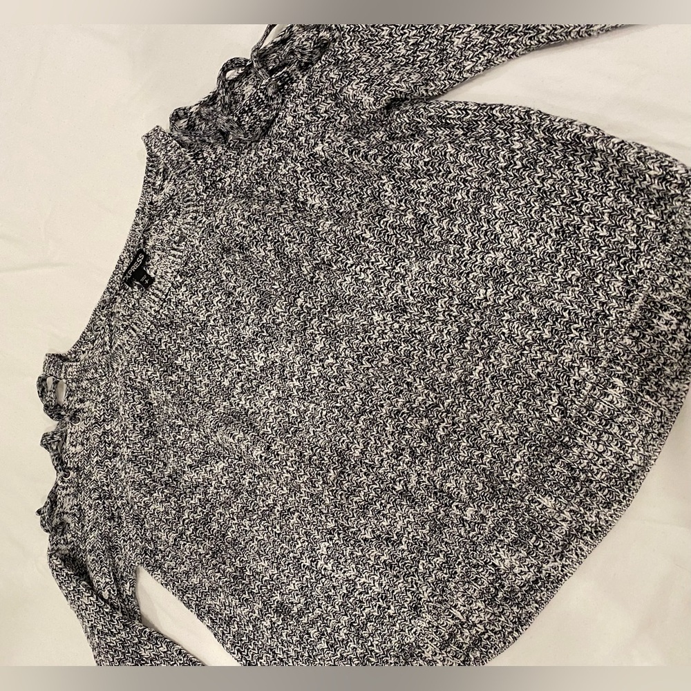 Women's Black and White Sweater